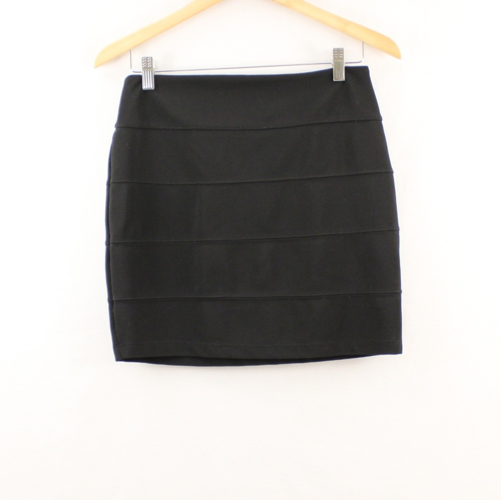 Forever 21 Black Mini Skirt - Size L